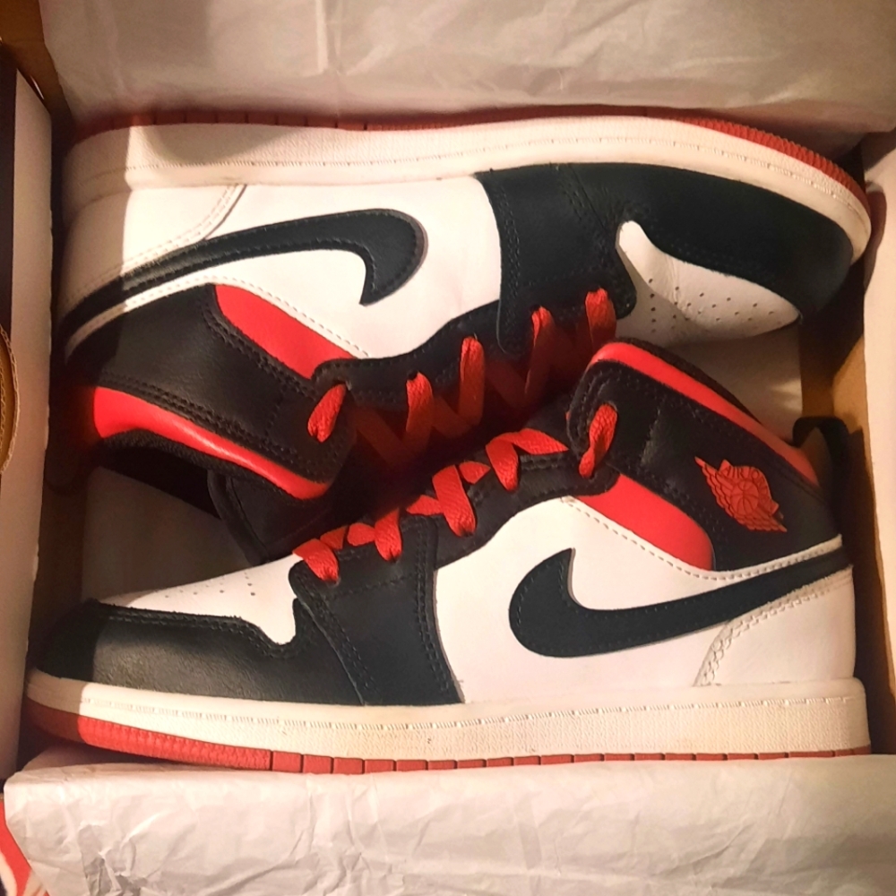 Air Jordan 1 Mid